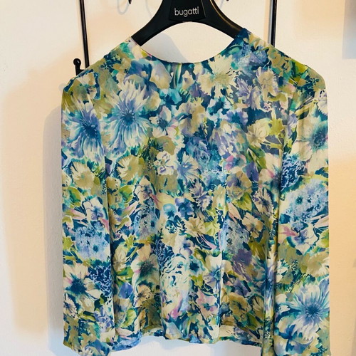 Vintage women's blouse 70s like new, multicolored