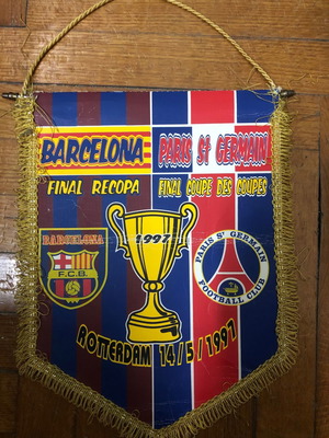 Λάβαρο αναμνηστικό Barcelona - PSG 1997 μεταχειρισμένο τελικού