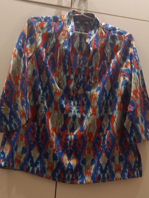 Jones New York tunic size Large like new, multicolor