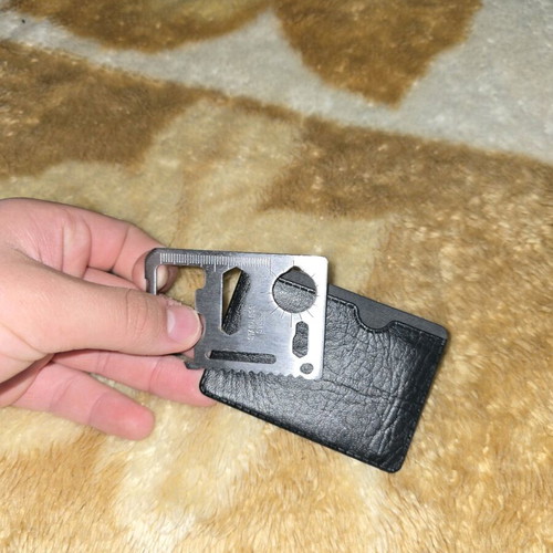 Multi-tool like new with cutter and wallet card slot
