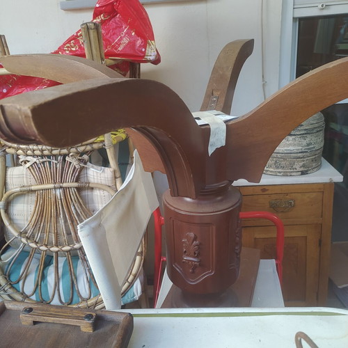 Wooden extendable round dining table like new, 1.20x2.50m