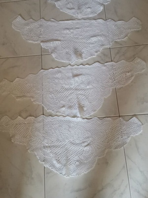 Crocheted corners new, pack of 4 for tablecloths