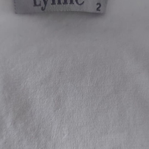 White denim jacket Lynne like new, size S-M with white pearls