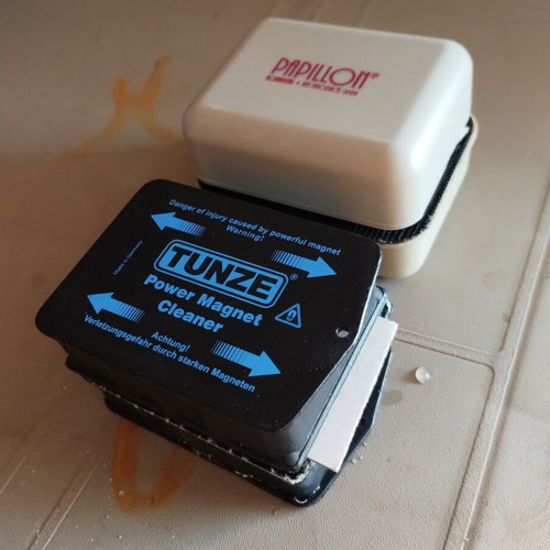 Tunze 220.015 and Papillon Aquarium Cleaning Magnets like new with Tetra blades gift