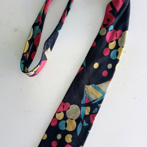 Vintage silk tie 100% silk like new, colorful abstract pattern