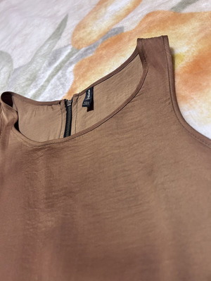 Stradivarius sleeveless women's top used, brown with gold zipper