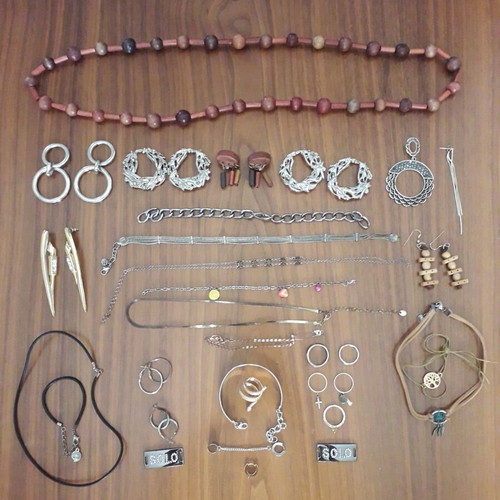 Bijoux assorted, like new, colorful set