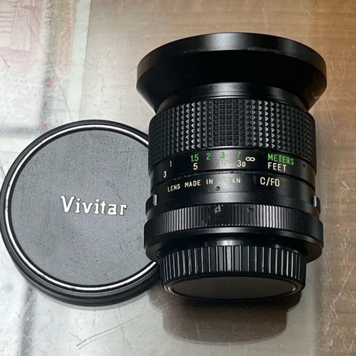 Vivitar Auto Wide-Angle 28mm 1:2.5 camera lens Auto 67mm used in excellent condition