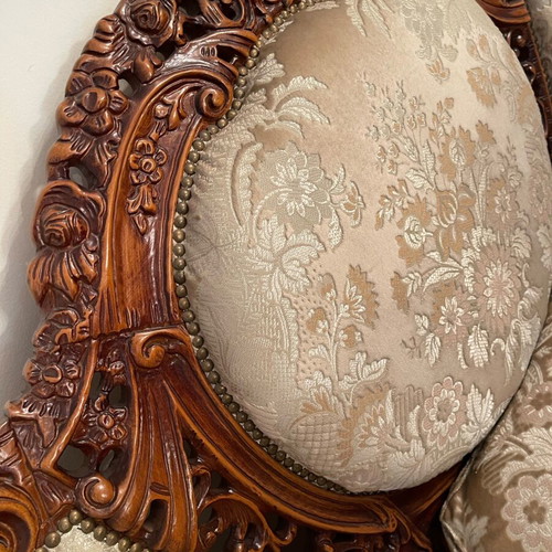 Baroque Sofa Set like new with 3-seat sofa, 2 armchairs and round table