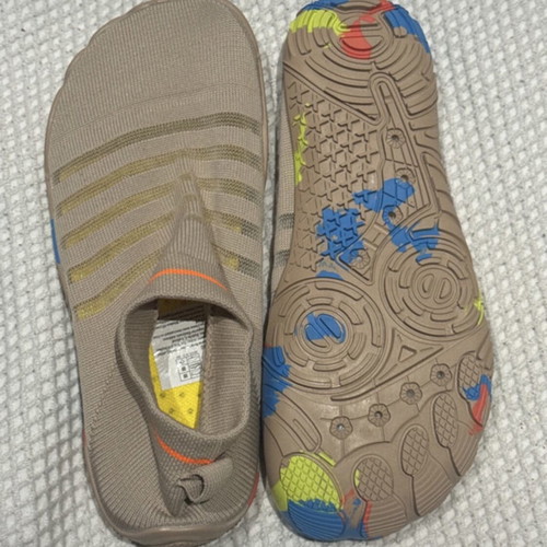 Shoes for the beach brand new, size 40, beige multicolor
