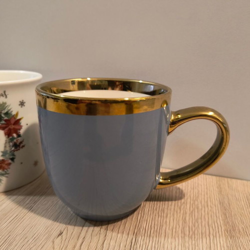 Mugs pack of 2 new, Christmas and blue