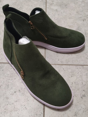Suede sneakers new, green, size 41
