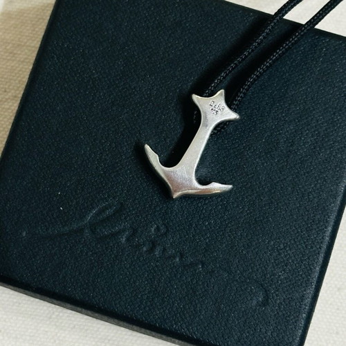 Minas anchor pendant like new, silver