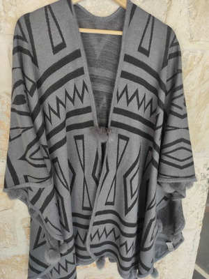 Women's Cape Poncho with Geometric Patterns and Tassels, Like New, One Size