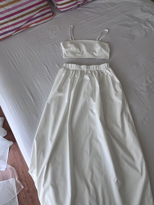 Two-piece set with skirt and crop top, white
