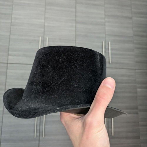 Children's carnival hat used, worn 2-3 times