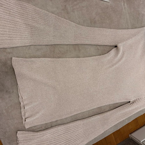 Pinko blouse like new with gold glitter and bell sleeves in pale pink-beige