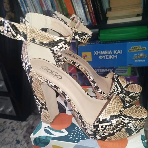 GoGo Shoes sandals with buckle and thick heel like new, size 37