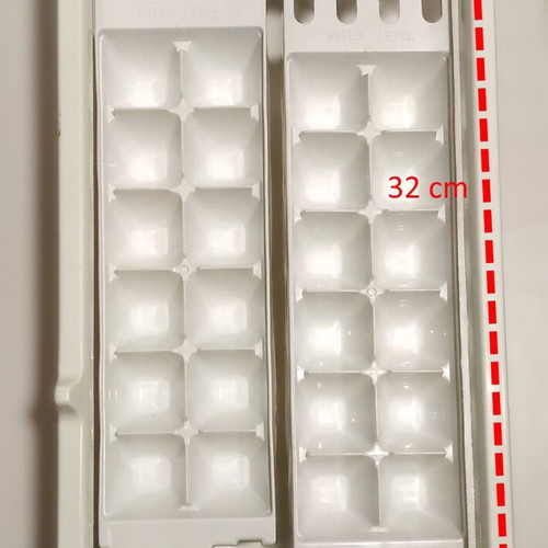 Samsung refrigerator ice tray like new
