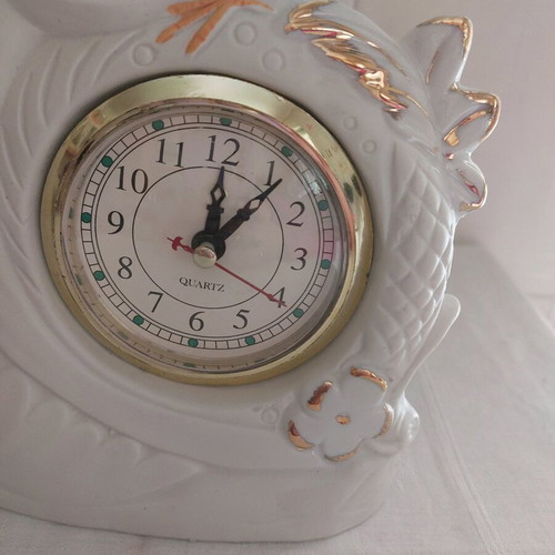 Porcelain table clock with bird motifs and gold leaf new