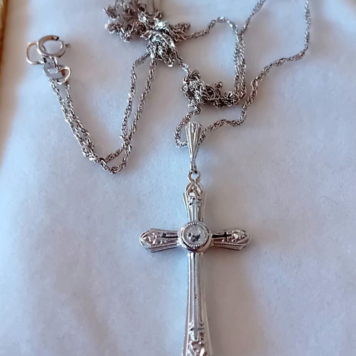 White gold cross 14K 585 with chain, vintage, like new