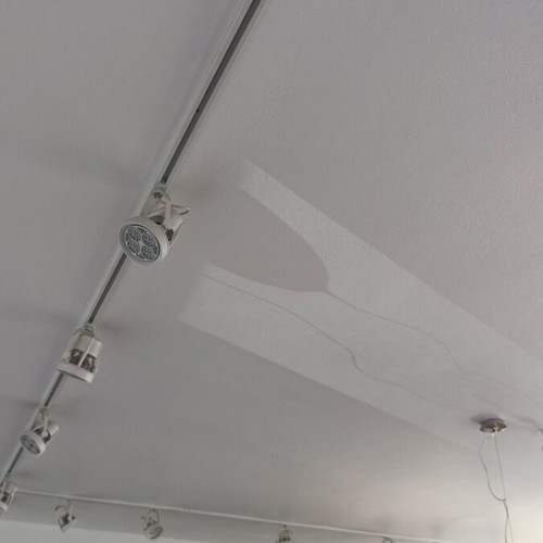 Lighting rails 5 meters with 6 spotlights each like new