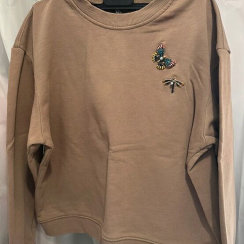 Zara beige sweatshirt like new with butterfly pins, size S