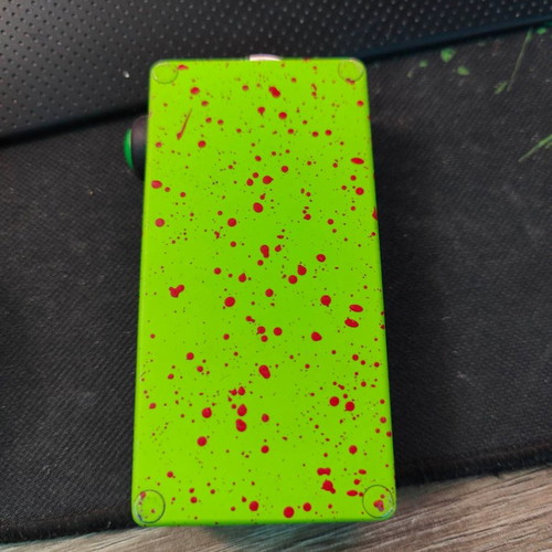 Hexohm V3 box mod used, updated version fluo green