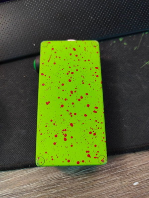 Hexohm V3 box mod used, updated version fluo green