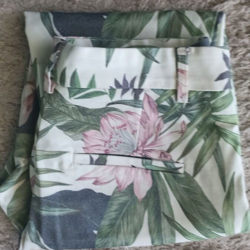 Stradivarius women's pants size 38 like new, white and green