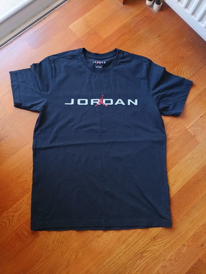 Jordan T shirt μέγεθος M μαύρο σαν καινούργιο