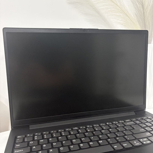 Lenovo V15G4AMN Laptop 15.6" Full HD Ryzen 3 7320U 8GB RAM 512GB SSD Windows 11 Office 2024
