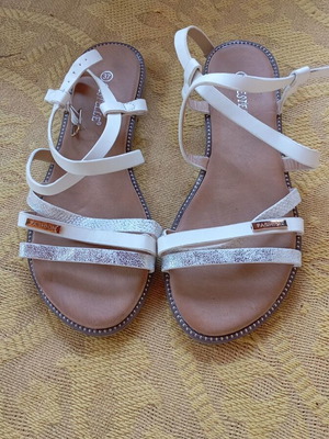 White sandals size 37