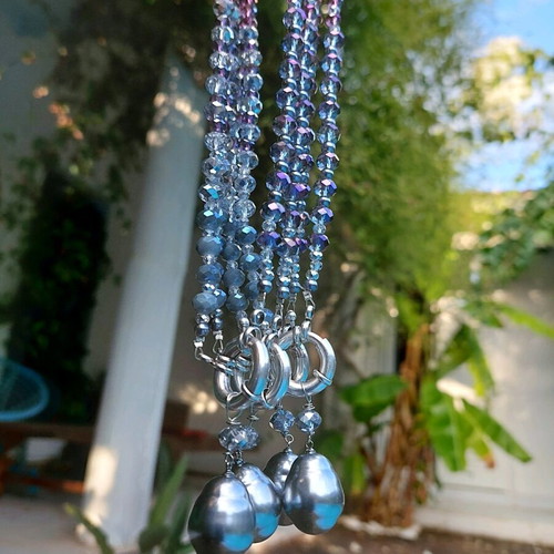 Handmade necklace with silver clasp and central pearl, new