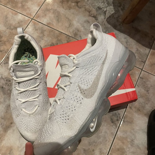 Nike Vapormax sneakers size 44 like new, white