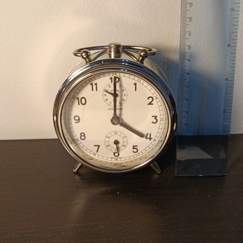 Junghans Table Clock like new, analog