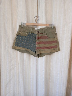 Khaki shorts with flag Pull & Bear like new, size S