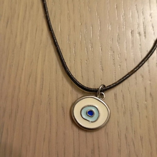 Mataki with adjustable strap used