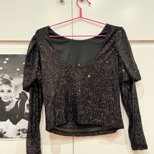Only women's sequin blouse black size M like new