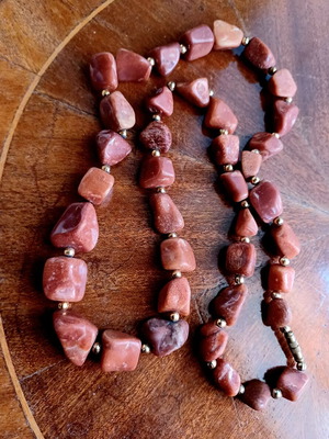 Necklace with brown stones 65 cm new