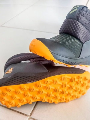Adidas Rapidasnow kids winter boots like new, black orange size 24