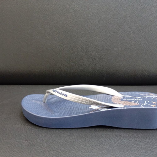 Platform flip-flops with silver straps