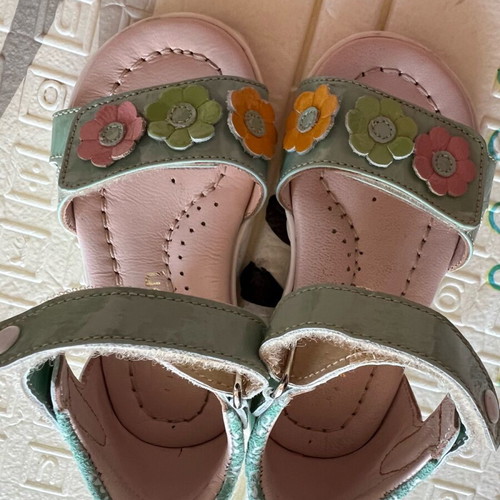 Baby sandals size 20 papillon like new, 2 pairs
