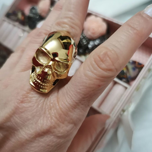 Skull ring size 16 new, gold color