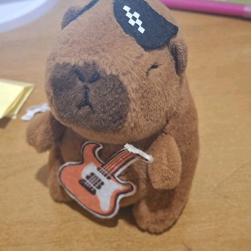 Cabybara keychain like new, brown