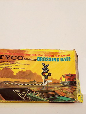 Tyco Train Crossing Ho Scale New With Box