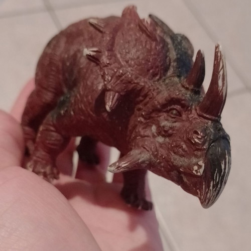 Dinosaur figures pack of 5, plastic and rubber