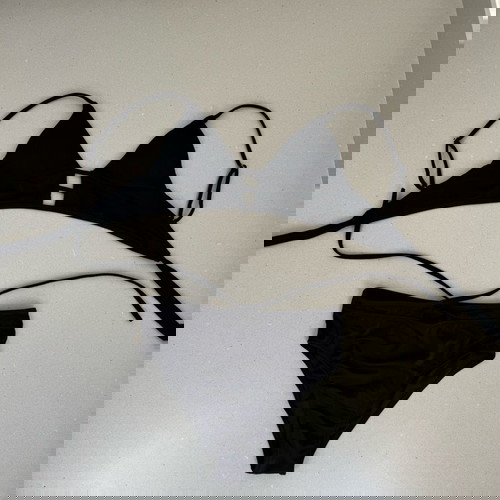 Μαγιό μαύρο ψηλομέσο καινούργιο με καρτελάκι σε 3 μεγέθη