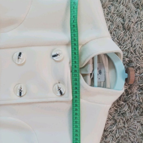 Regalinas coat like new, cream color, size S