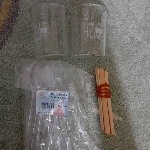 Materials for bathbombs and soaps like new, auxiliary supplies